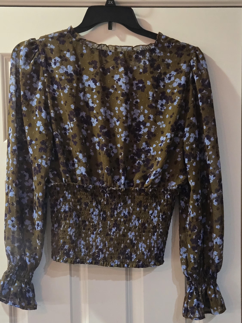 ASTR The Label Olive Floral Smocked-Waist V-Neck Blouse, Size Large - Picture 2 of 6